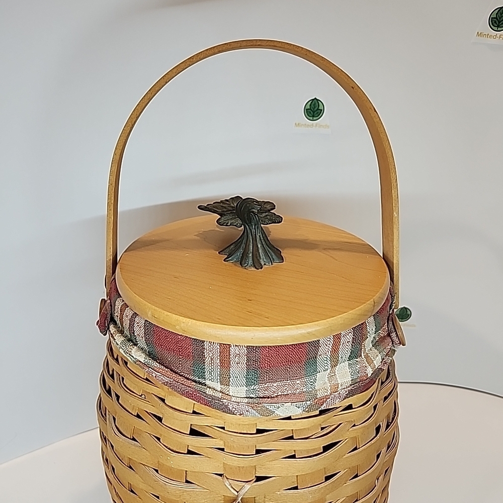 Longaberger Tan Woven Basket with Lid and Handle - Picture 3 of 15